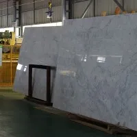 ¿Se puede utilizar mármol en forma de panal en edificios comerciales?